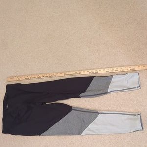 Avia women's medium athletic leggings same day